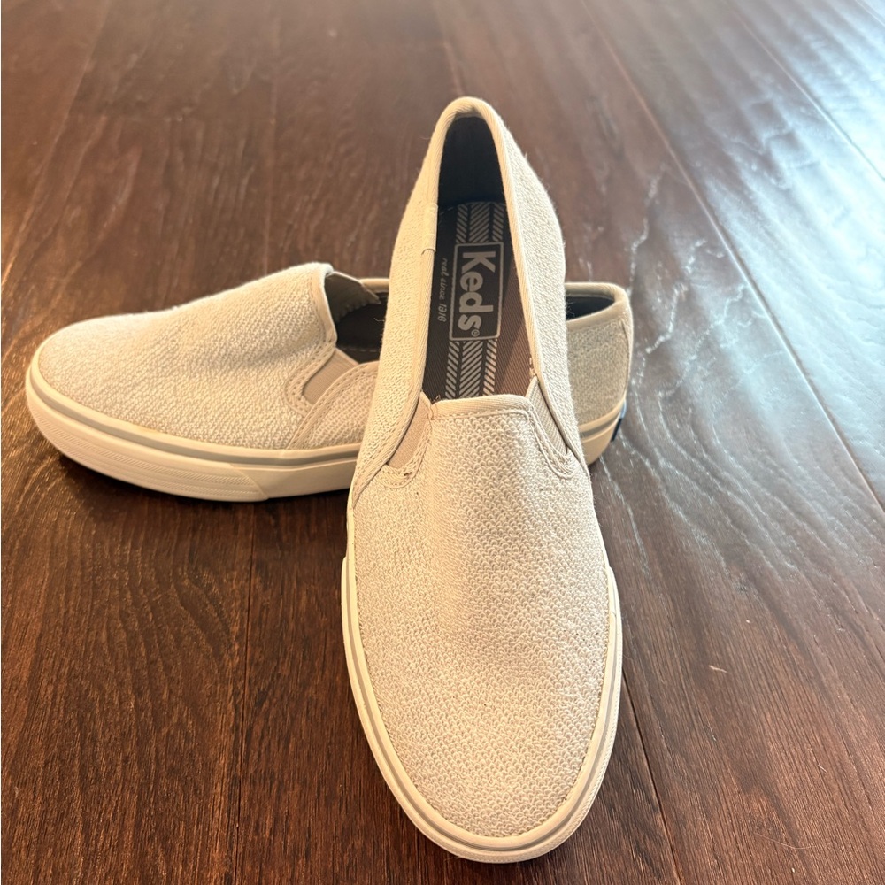Keds Light Grey Slip-On Shoes, Size 5 Women’s